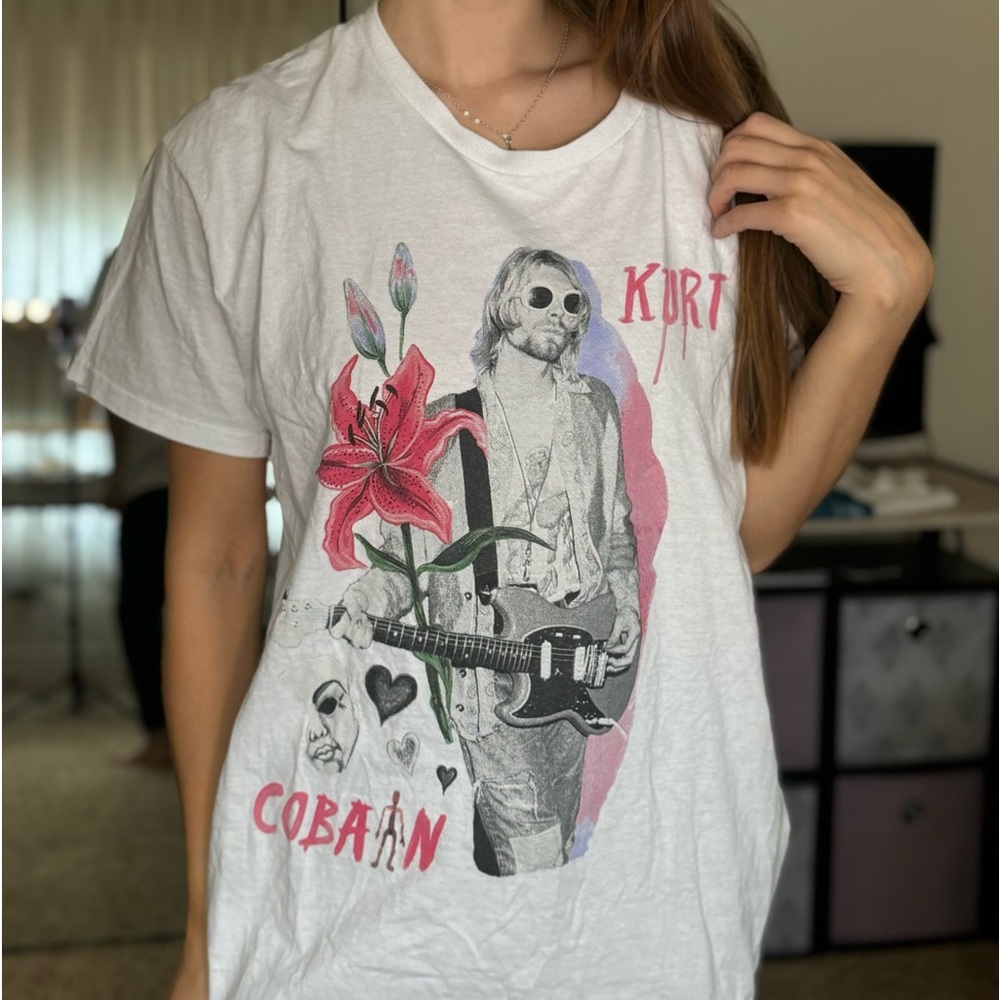 Kurt Cobain Pink/Purple Tee in size large